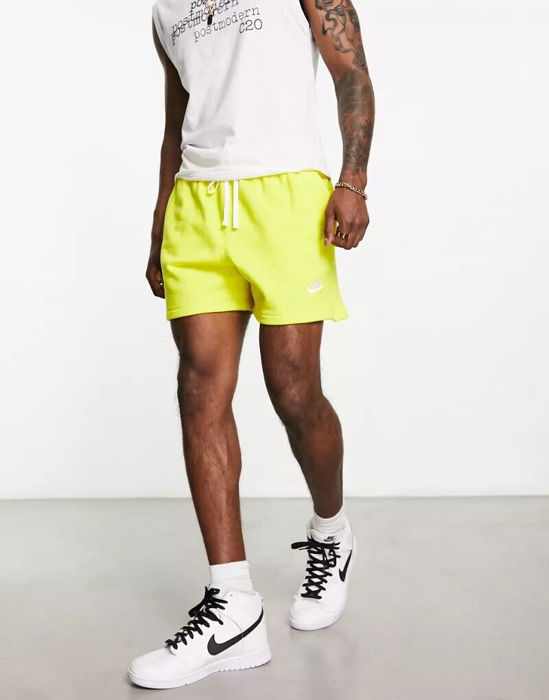 

Желтые клубные шорты Nike
