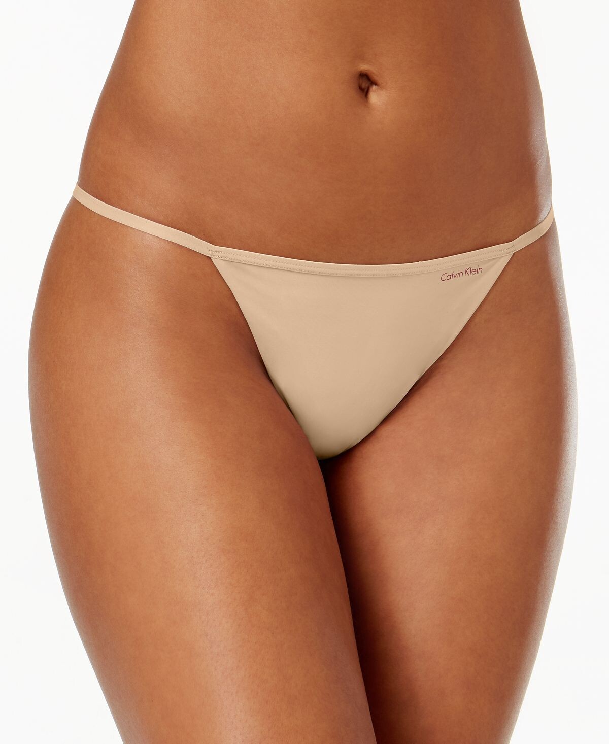 

Элегантная модель нижнего белья стринги D3509 Calvin Klein