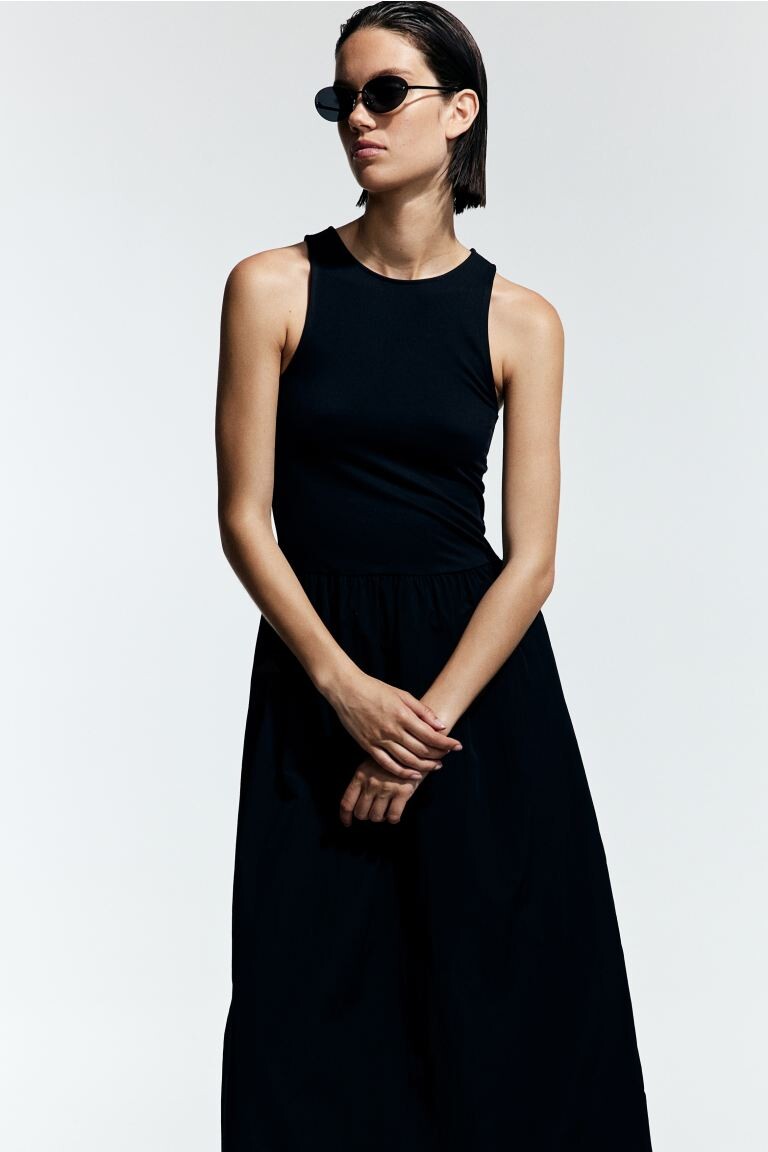 

Расклешенное платье H&M, черный