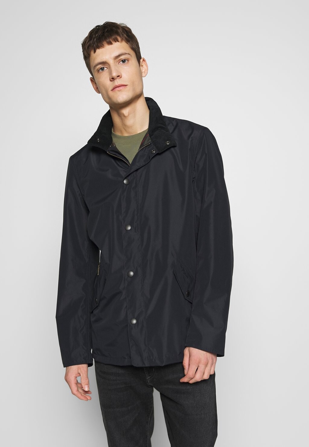 

Весенняя куртка Barbour, темно-синий