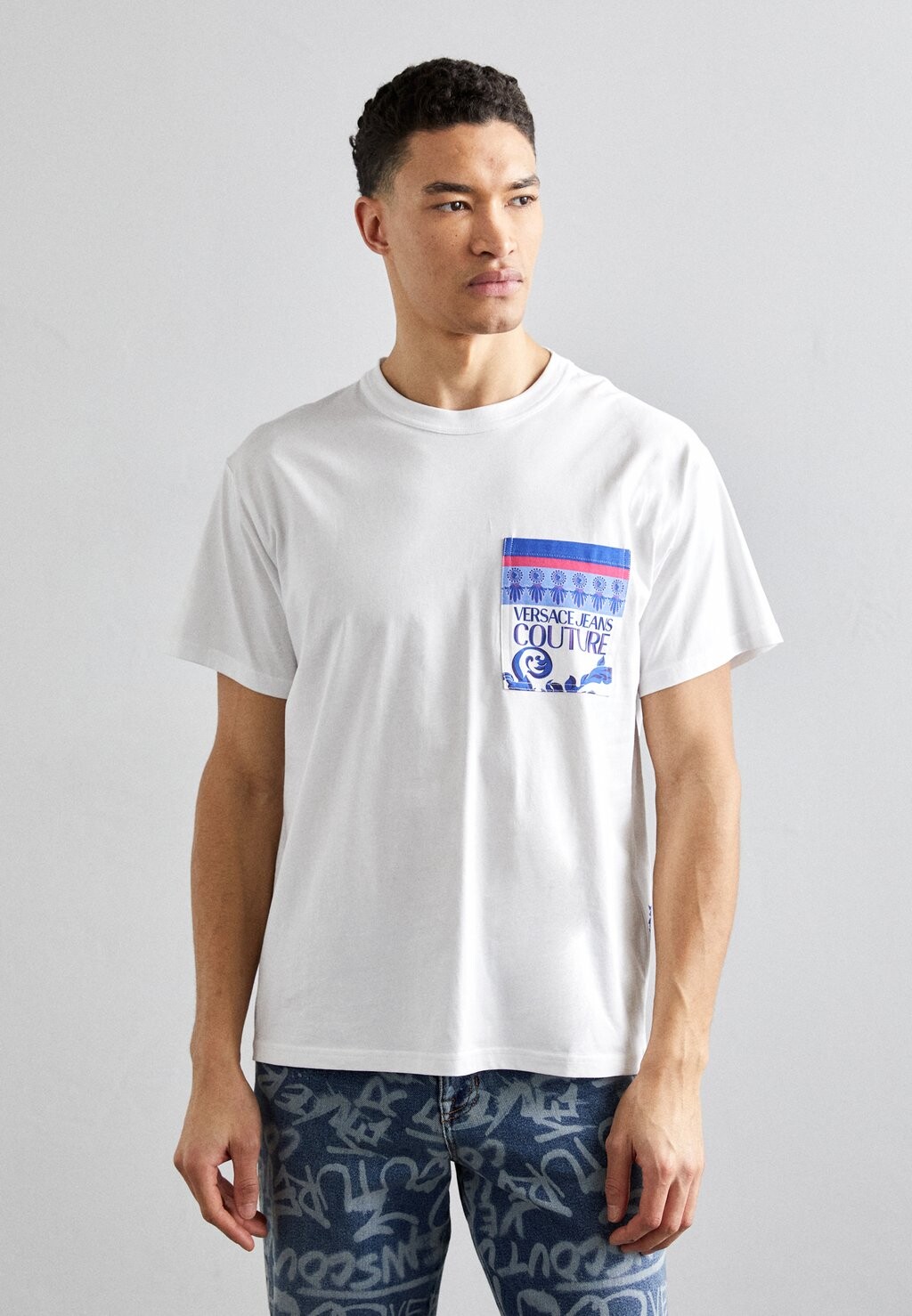 

Футболка с принтом PANEL BAROQUE Versace Jeans Couture, белый