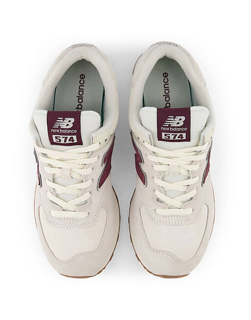 

Кроссовки New Balance 574 белого и темно-красного цветов.