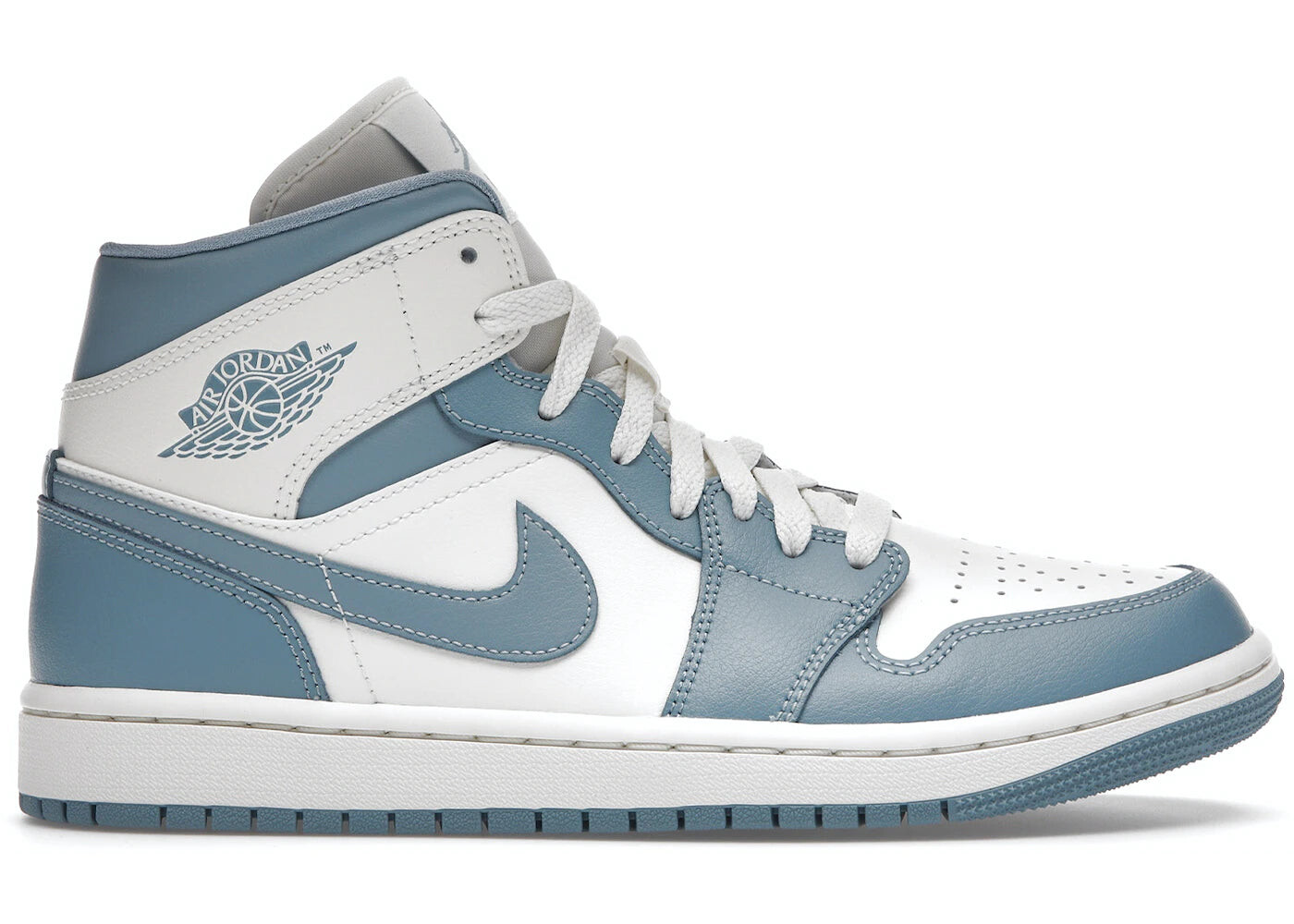 

Кроссовки Nike Air Jordan 1 Mid UNC (2022), белый / потертый синий