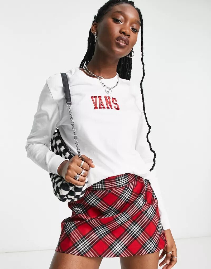 

Белая футболка с длинными рукавами Vans Varsity BFF, эксклюзивно для ASOS