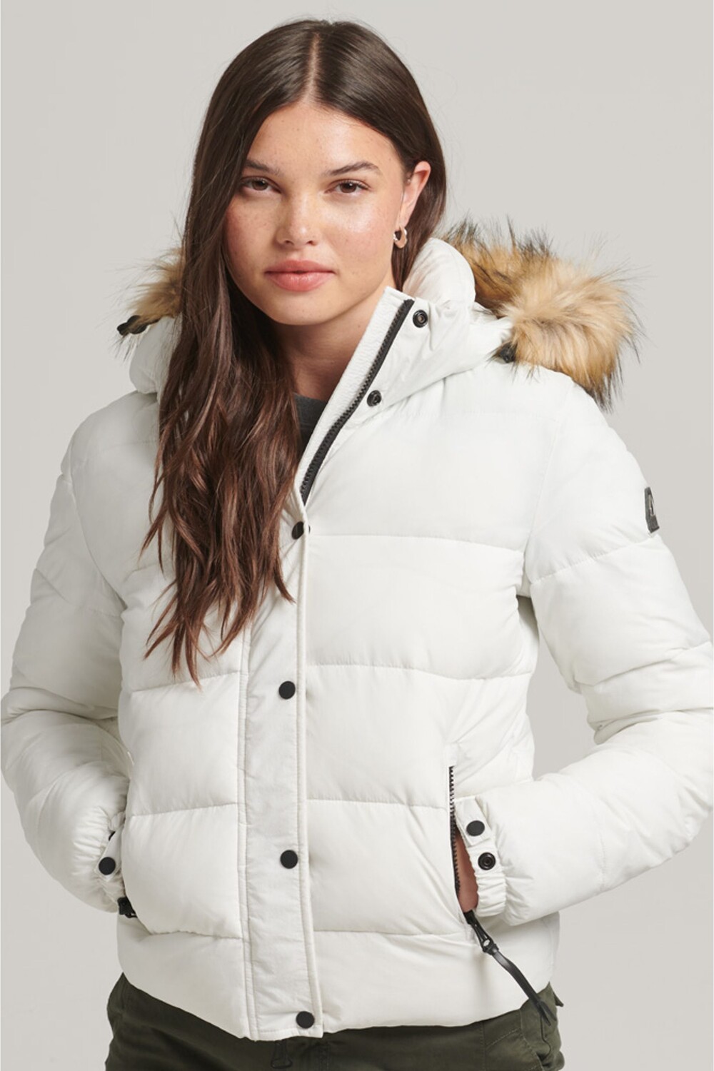 

Короткая куртка с капюшоном Superdry, бежевый