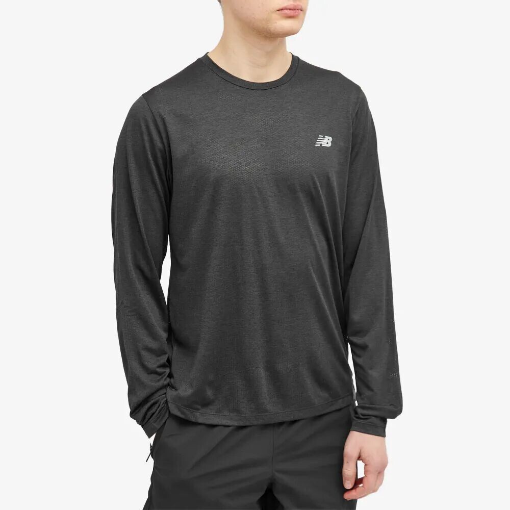

New Balance Футболка NB Athletics Run с длинными рукавами, черный