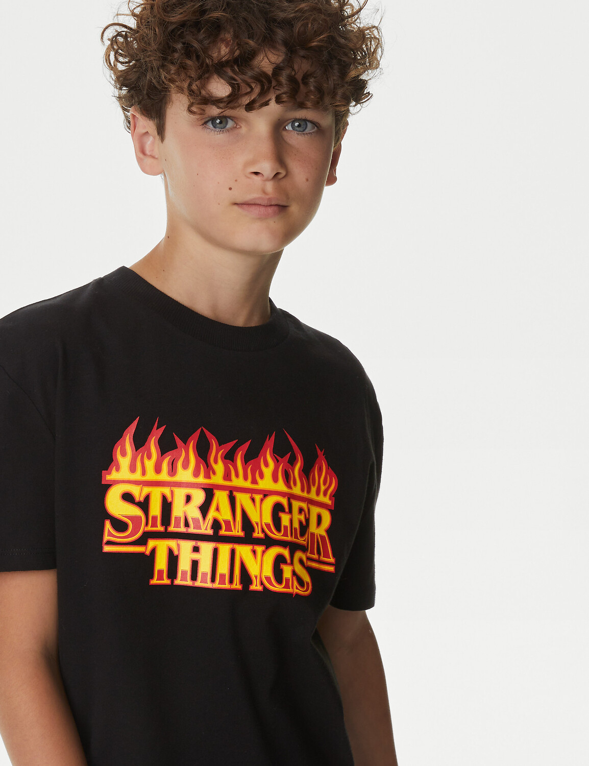 

Футболка из чистого хлопка Stranger Things (6–16 лет) Marks & Spencer, черный микс