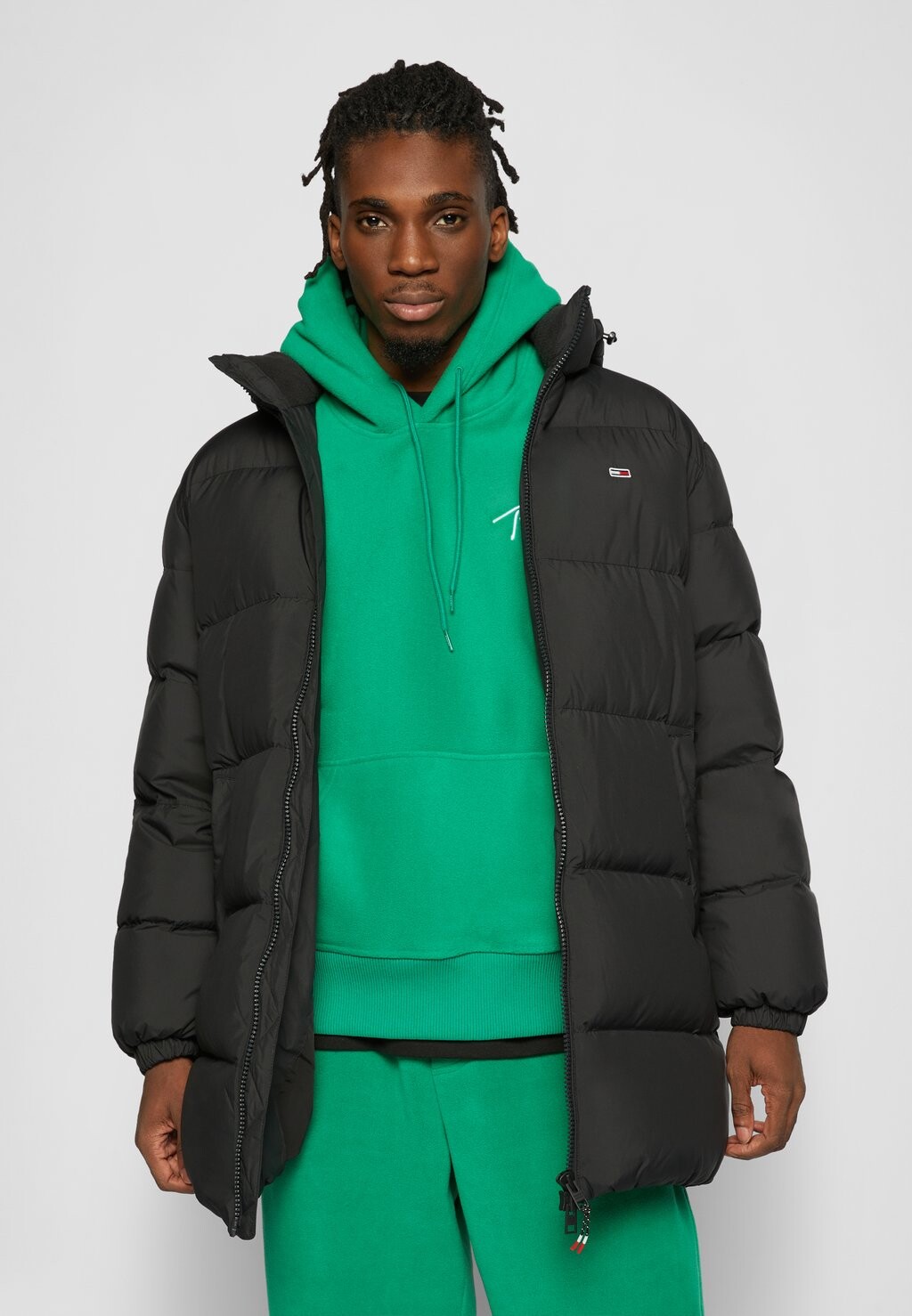 

Пуховик Tommy Jeans, черный