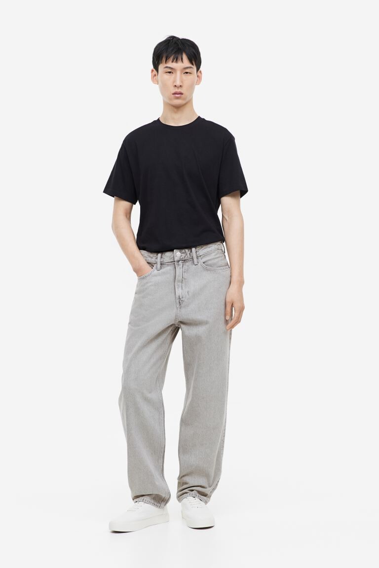 

Свободные джинсы H&M