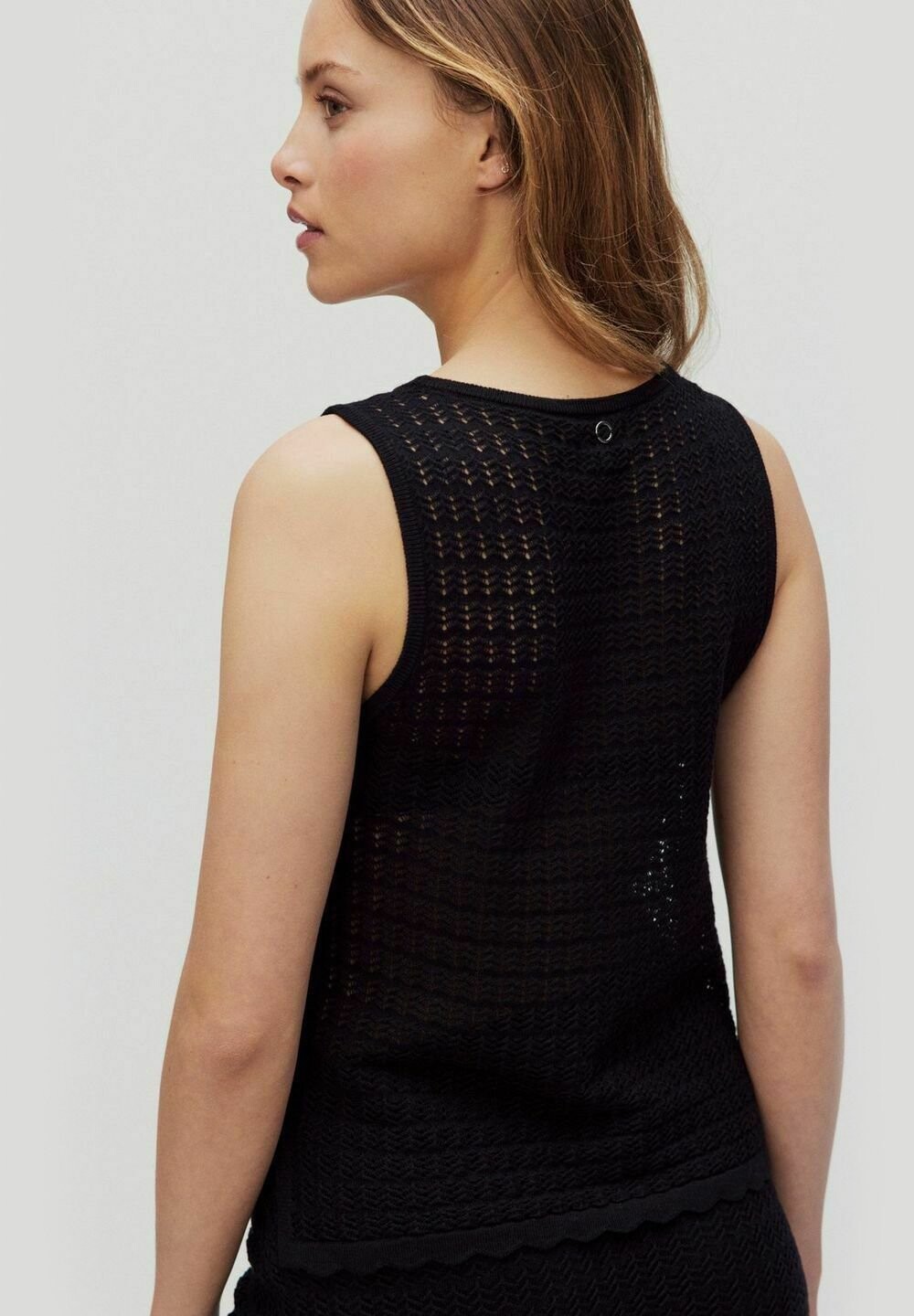 

Вязаный свитер VIENNA KNITTED STOCKH LM Studio, черный