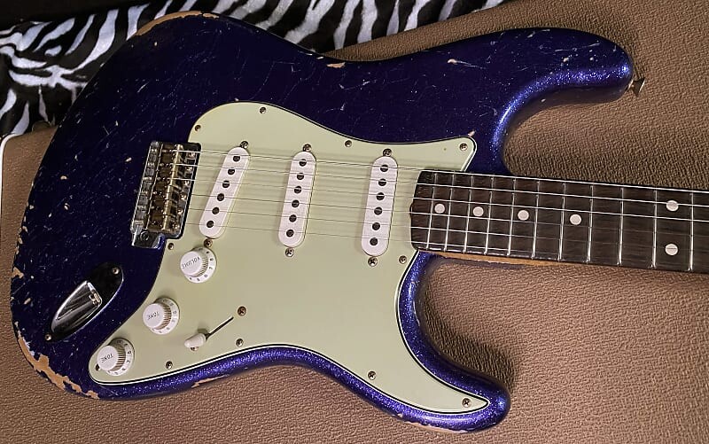 

Электрогитара 2023 Fender Custom Shop '60 Reissue Stratocaster Brazilian Board Relic Masterbuilt Dennis Galuszka - Flamed Neck - Authorized Dealer - 7.4lbs - G01821