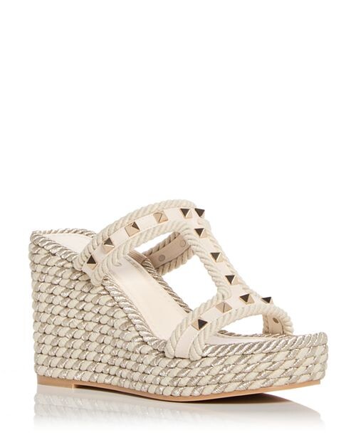 

Женские босоножки на танкетке Rockstud Espadrille на платформе Valentino Garavani, цвет Ivory/Cream