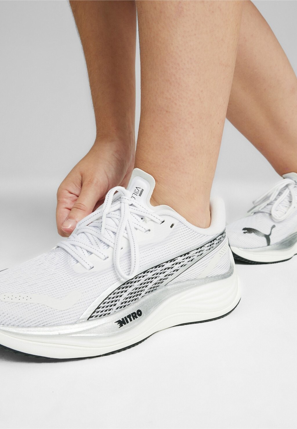 

Кроссовки нейтрального цвета VELOCITY NITRO Puma, цвет white silver black