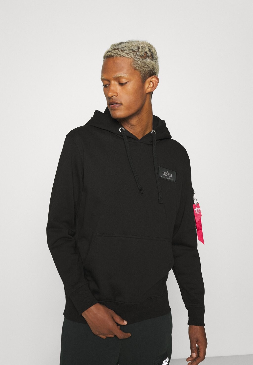 

Толстовка Back Print Hoody Camo Alpha Industries, черный/белый