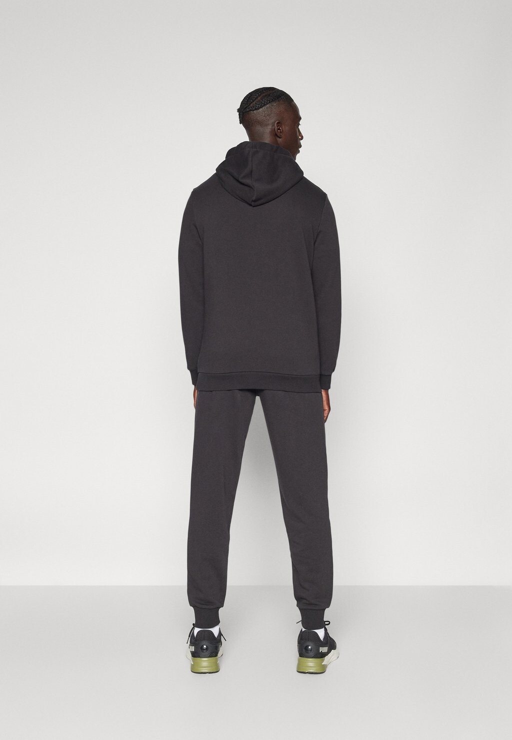 

Спортивный костюм SQUAD HOODED SUIT SET Puma, черный