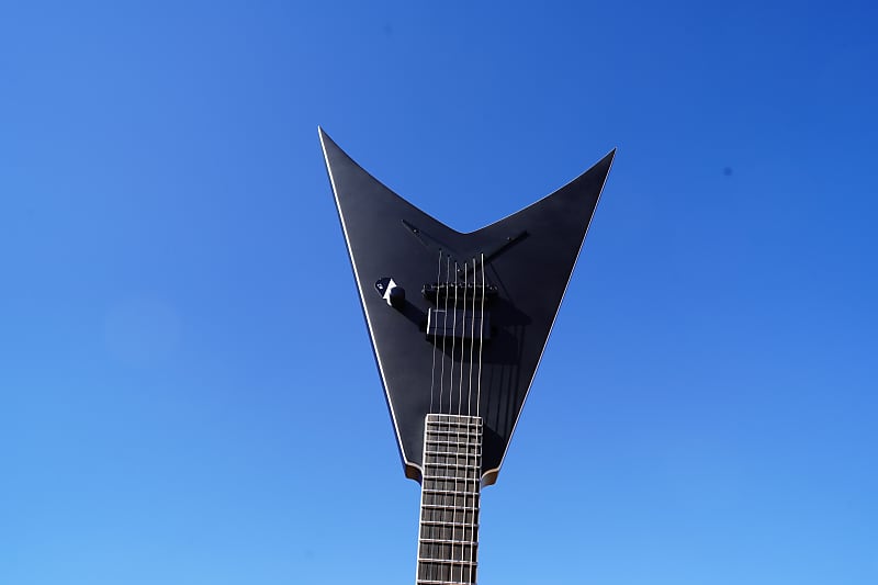 Электрогитара Dean Vengeance Select Fluence - Black Satin 6-String Electric Guitar