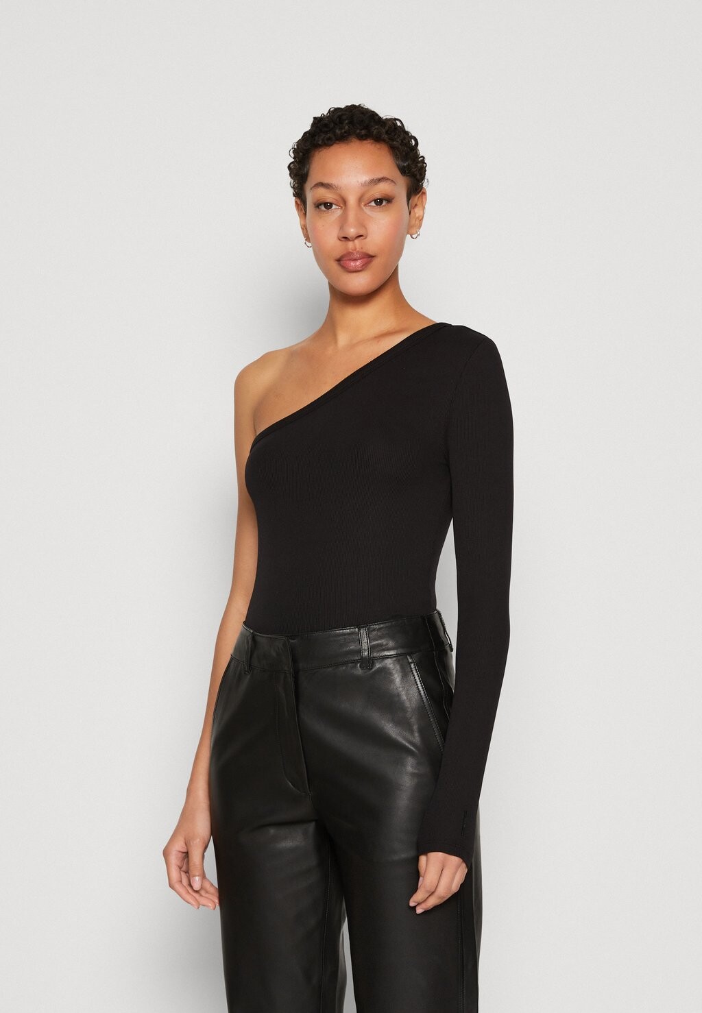 

Футболка с длинным рукавом Nova One Shoulder Calvin Klein, черный