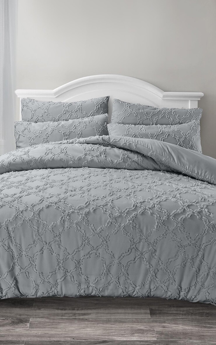 

PrettyLittleThing Двойной комплект пуховых одеял Grey Diamond Tuft
