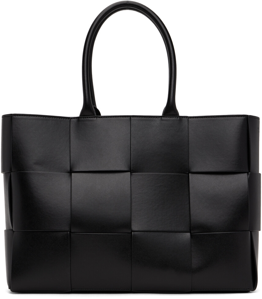 

Черная объемная сумка Arco среднего размера Bottega Veneta, цвет Black/Silver