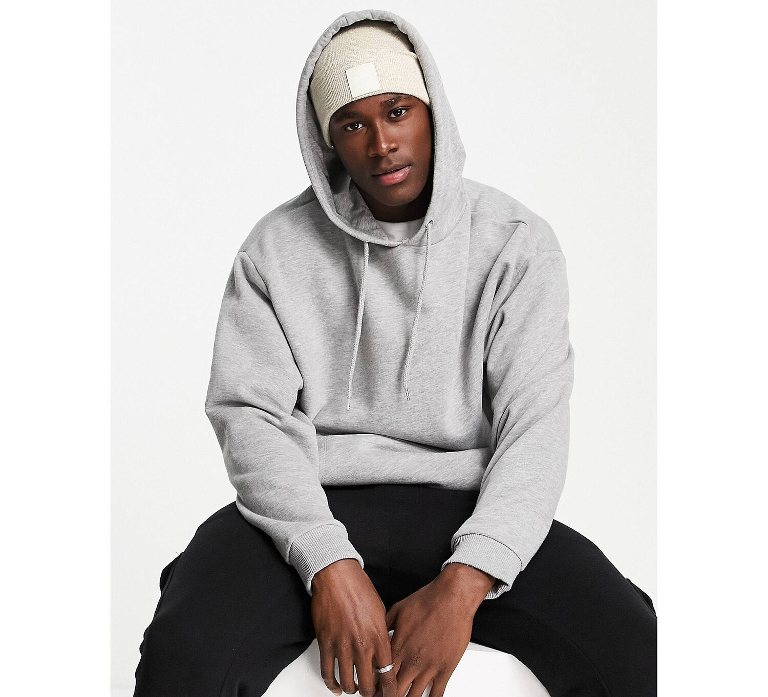 

Кремовая шапка с логотипом-трилистником adidas Originals и металлизированной нитью