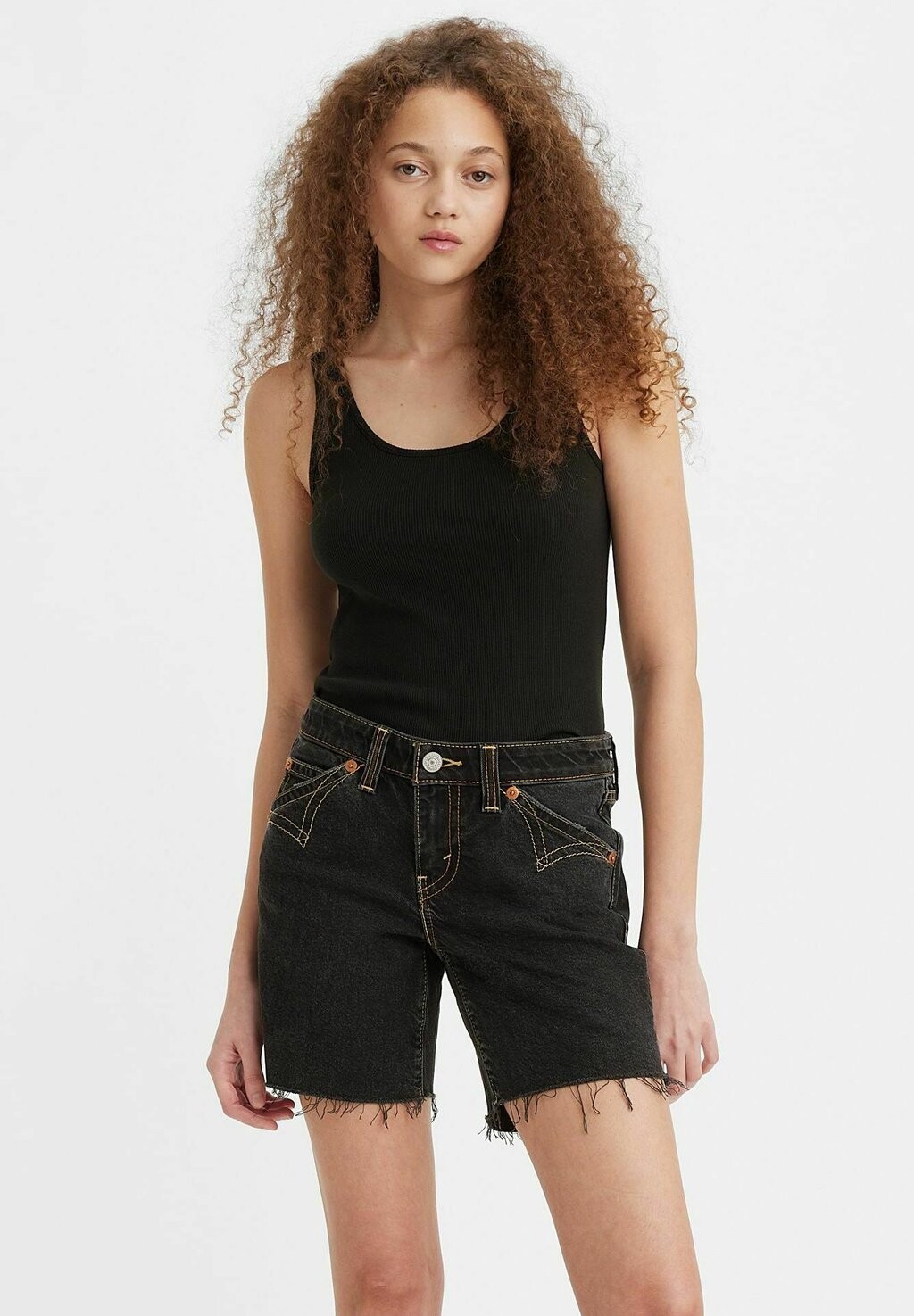 

Топ Levi's, икра
