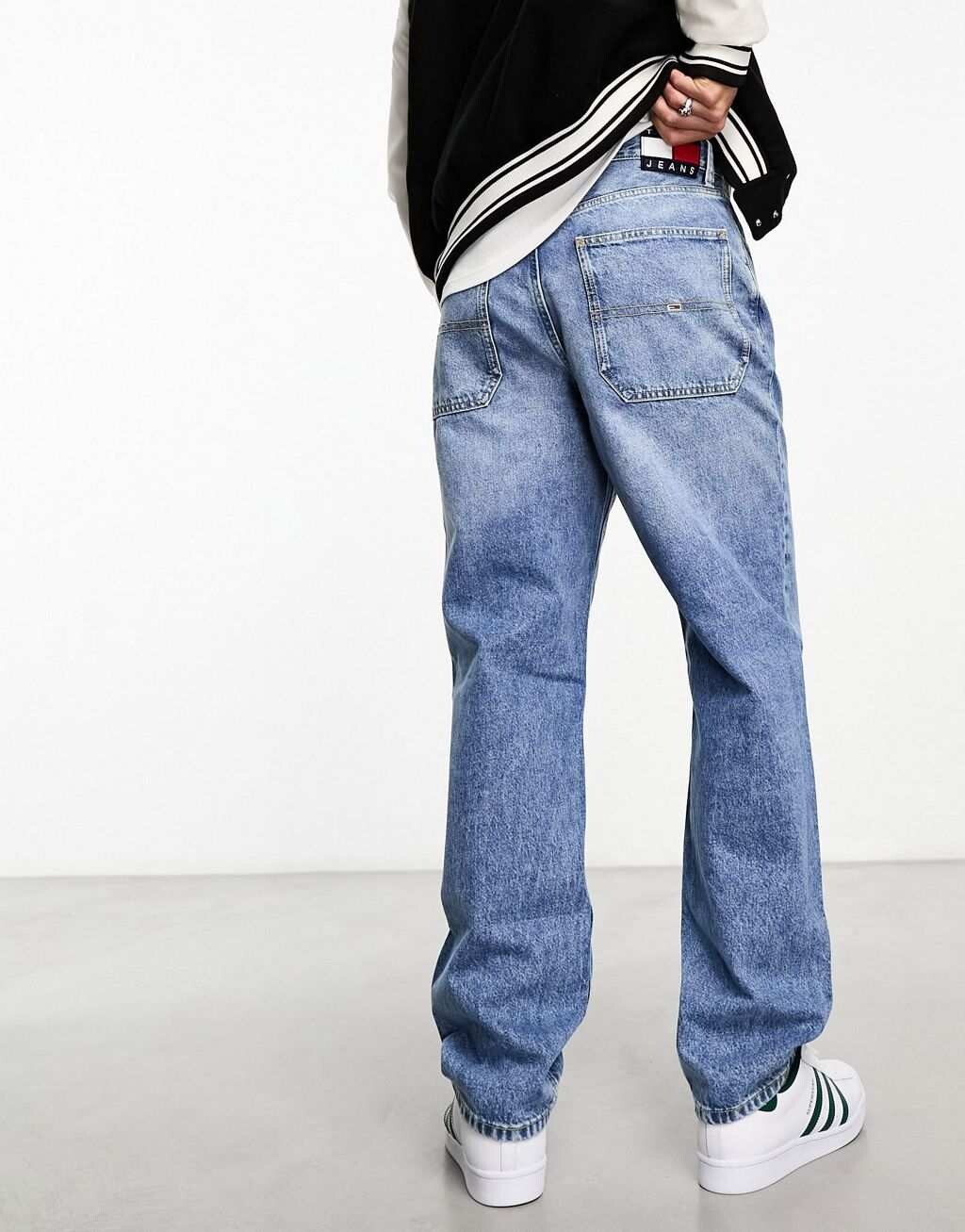 

Синие джинсы-солнце Tommy Jeans