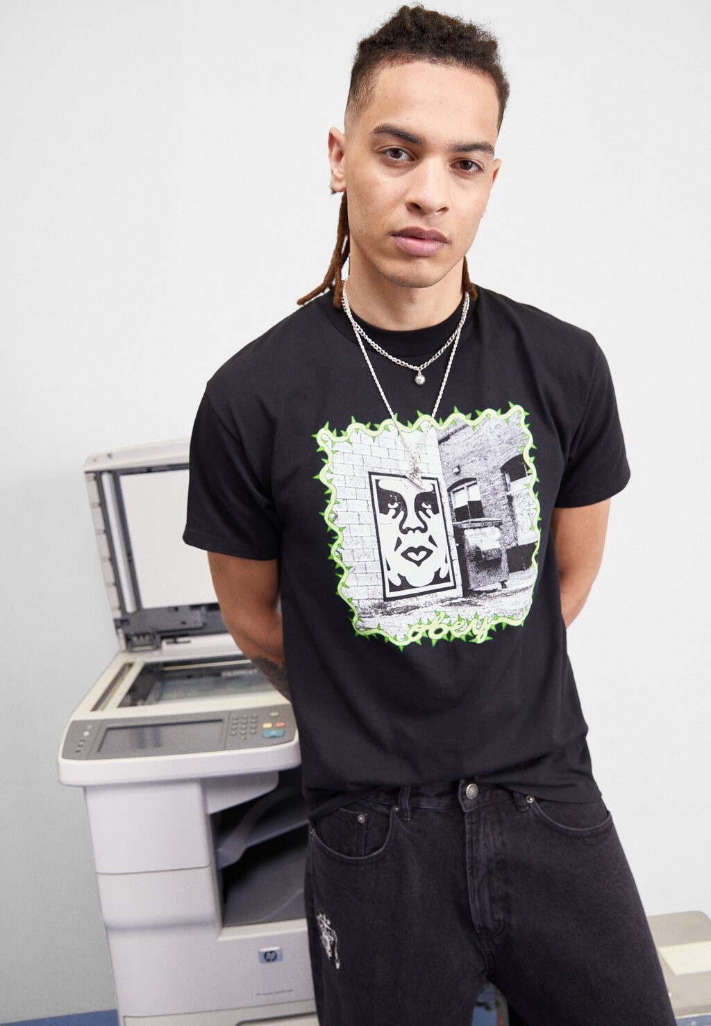 

Футболка с принтом Obey Clothing, черный