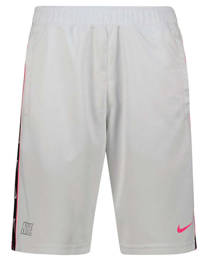 

Шорты повторяются Nike Sportswear, мультиколор