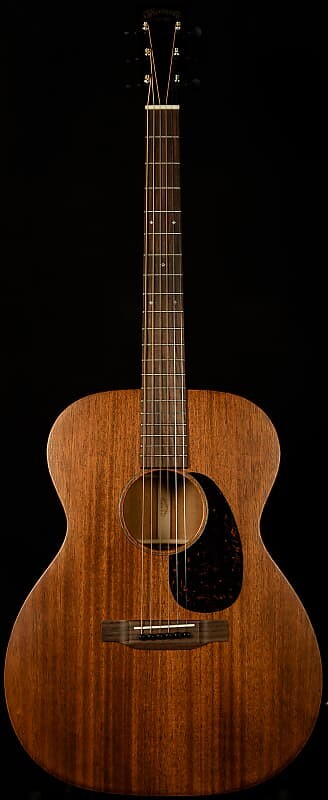 

Акустическая гитара Martin Guitars 000-15M