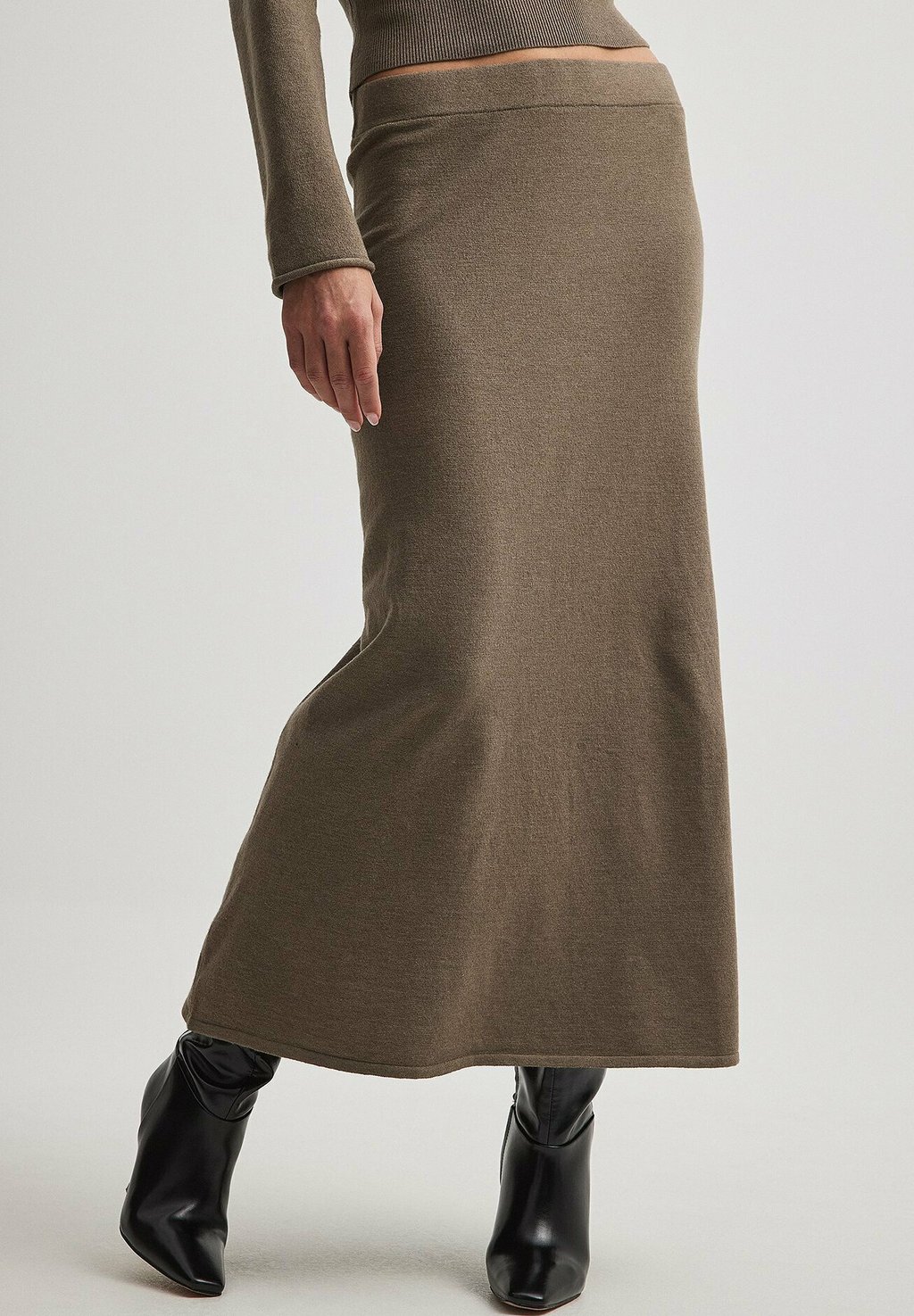 Длинная юбка NA-KD, коричневый