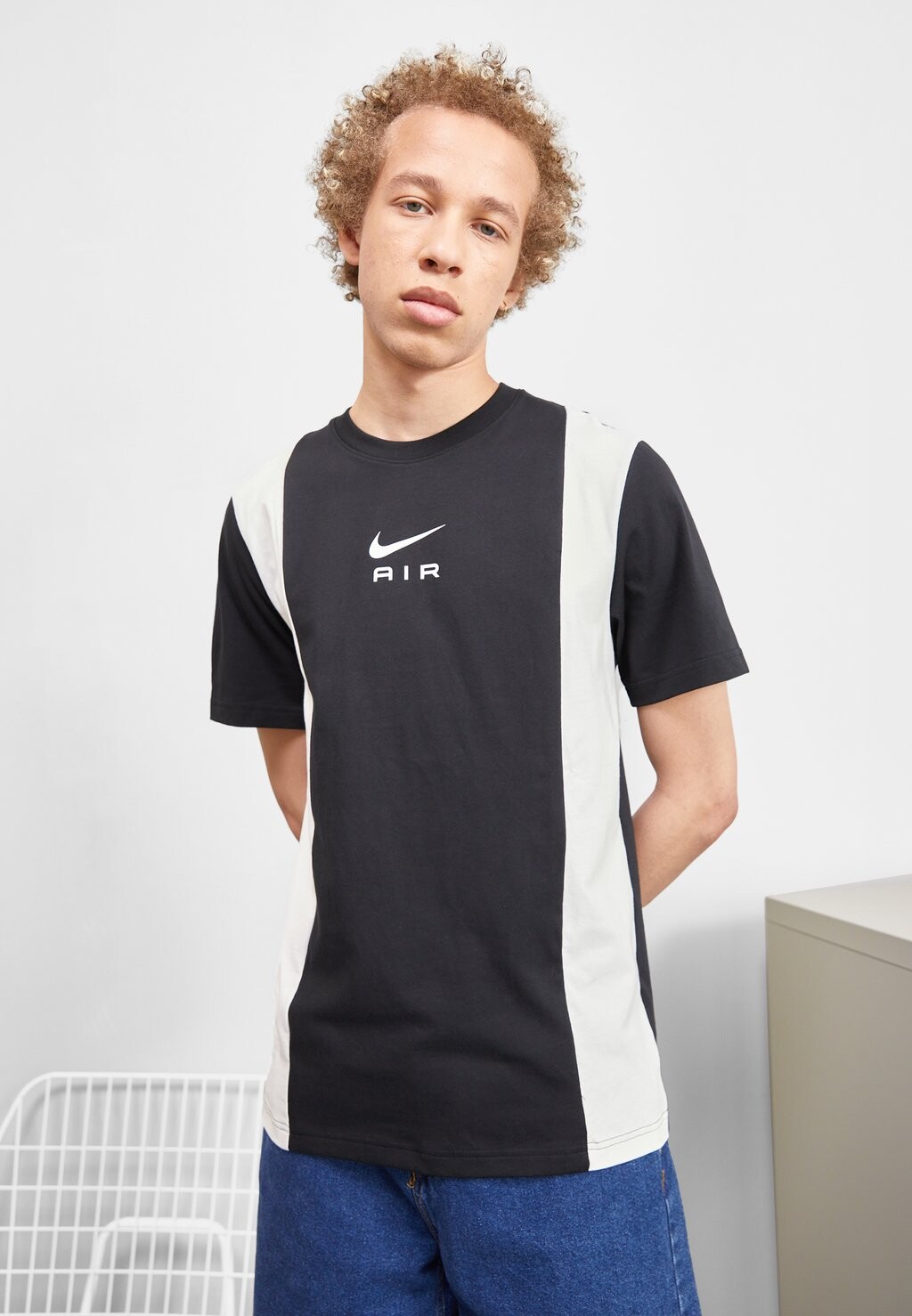 

Футболка с принтом Nike, черная/белая вершина