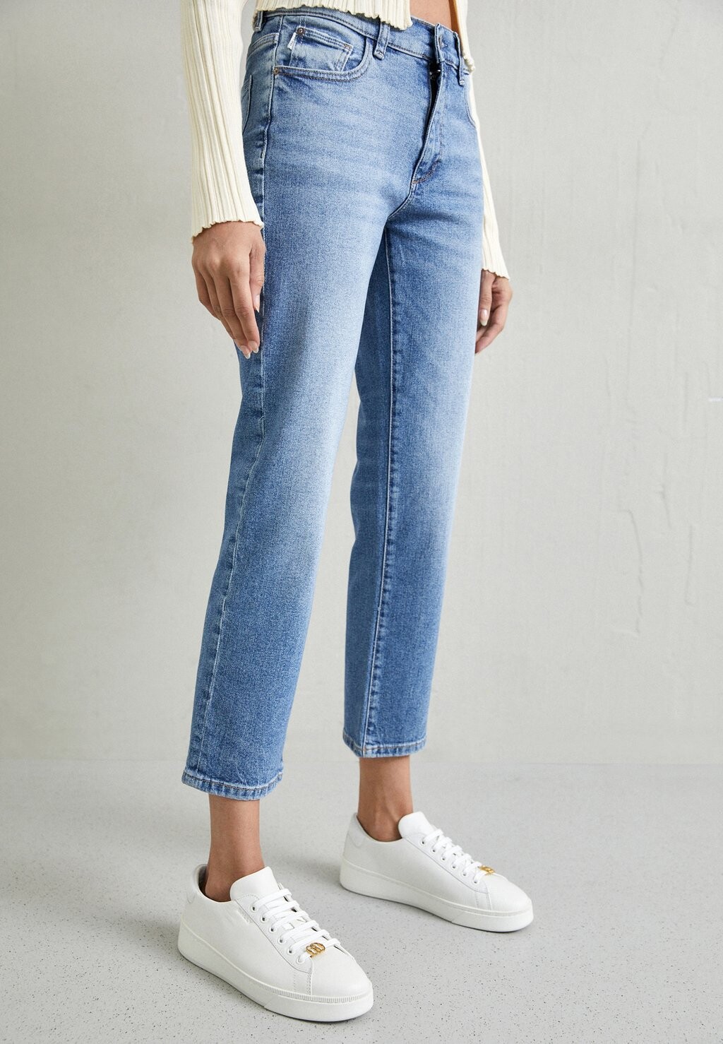 

Джинсы приталенного кроя Mila Cigarette Mid Rise DL1961, цвет breakwater