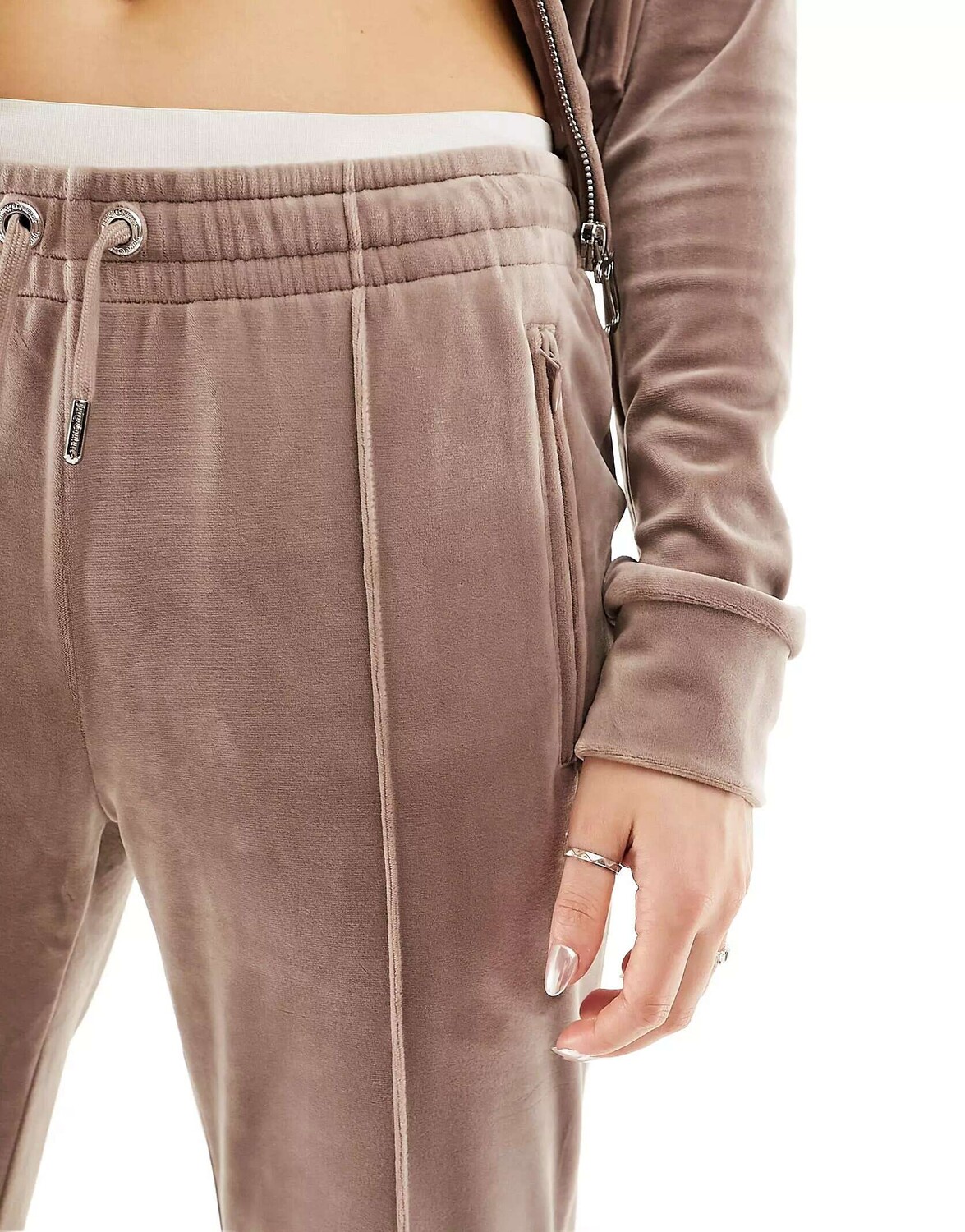 

Норковые велюровые джоггеры прямого кроя Juicy Couture со стразами и логотипом