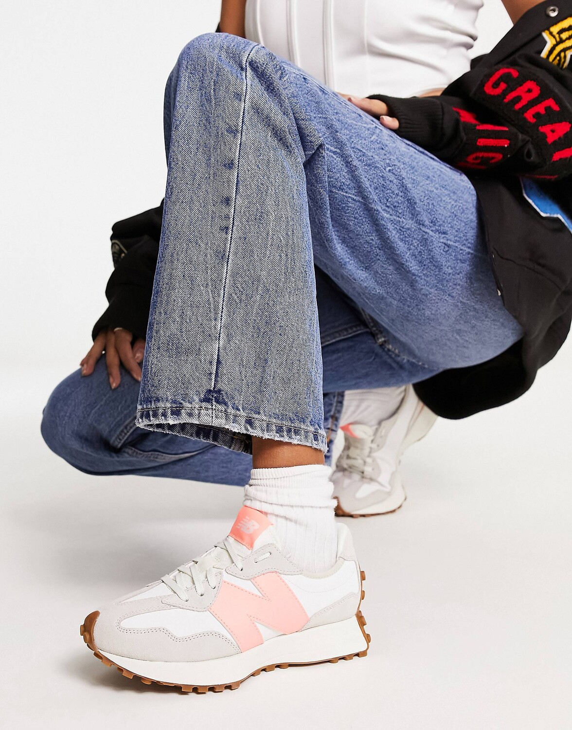 

Кремовые и розовые кроссовки New Balance 327, Розовый