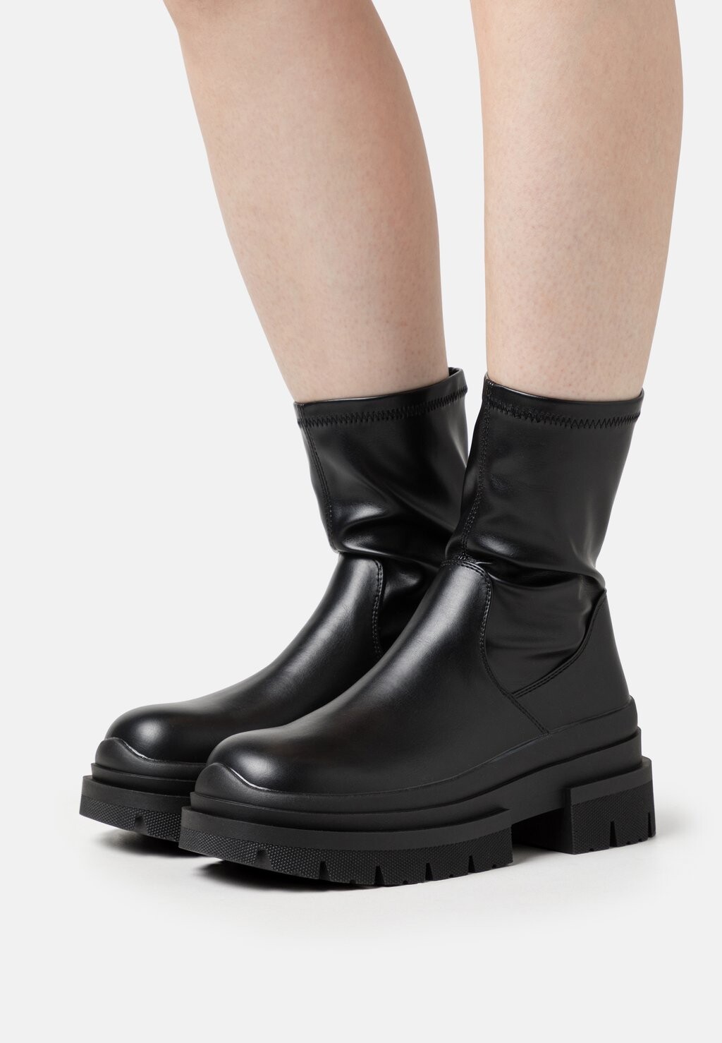 

Ботильоны на платформе ONLY SHOES, черный