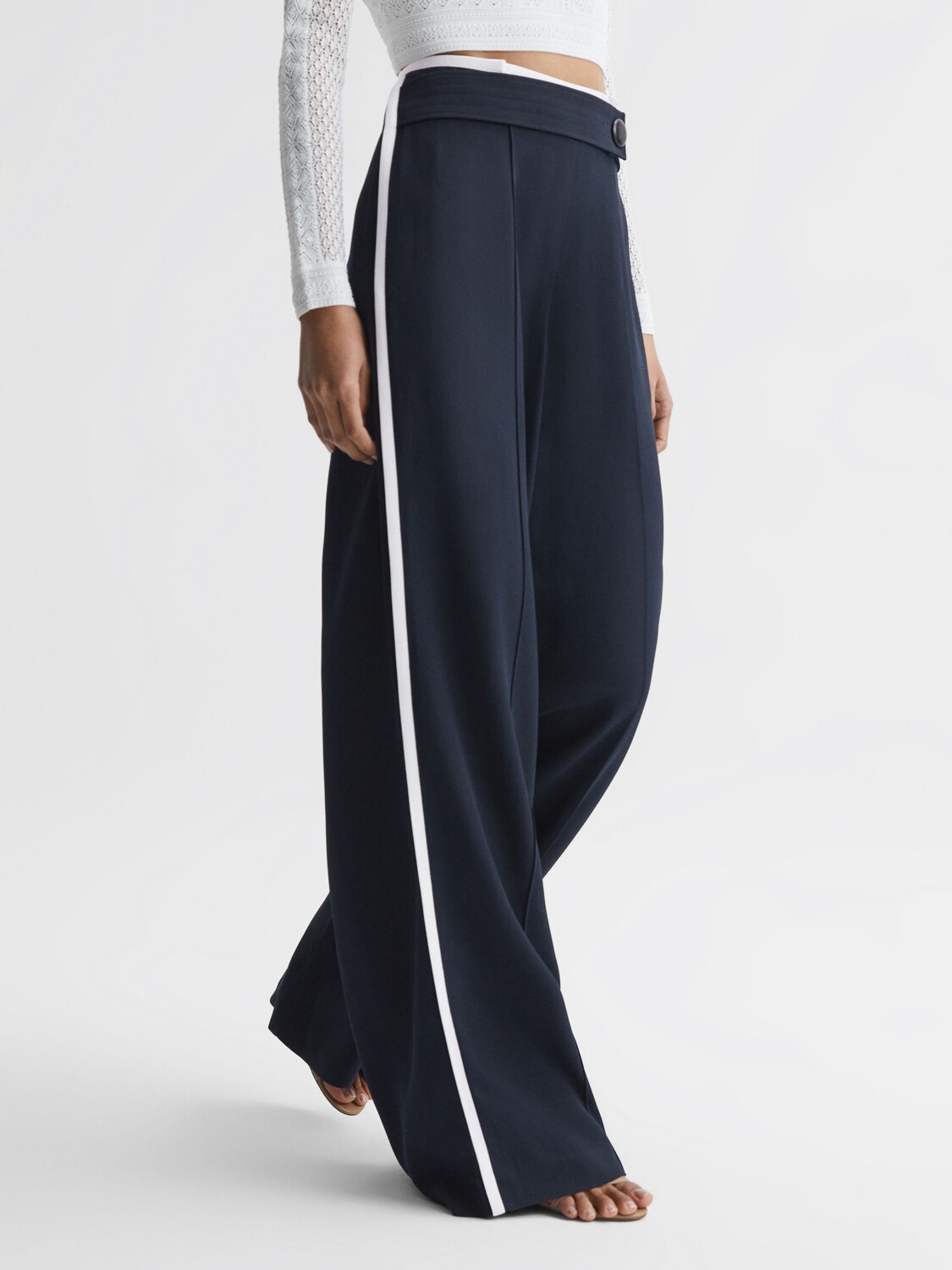 

Reiss Petite Lina Широкие брюки с пуговицами, темно-синие, Синий
