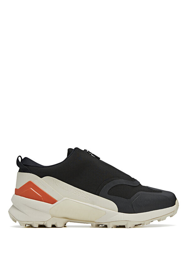 

Черные женские кроссовки y-3 terrex swift r3 Y-3