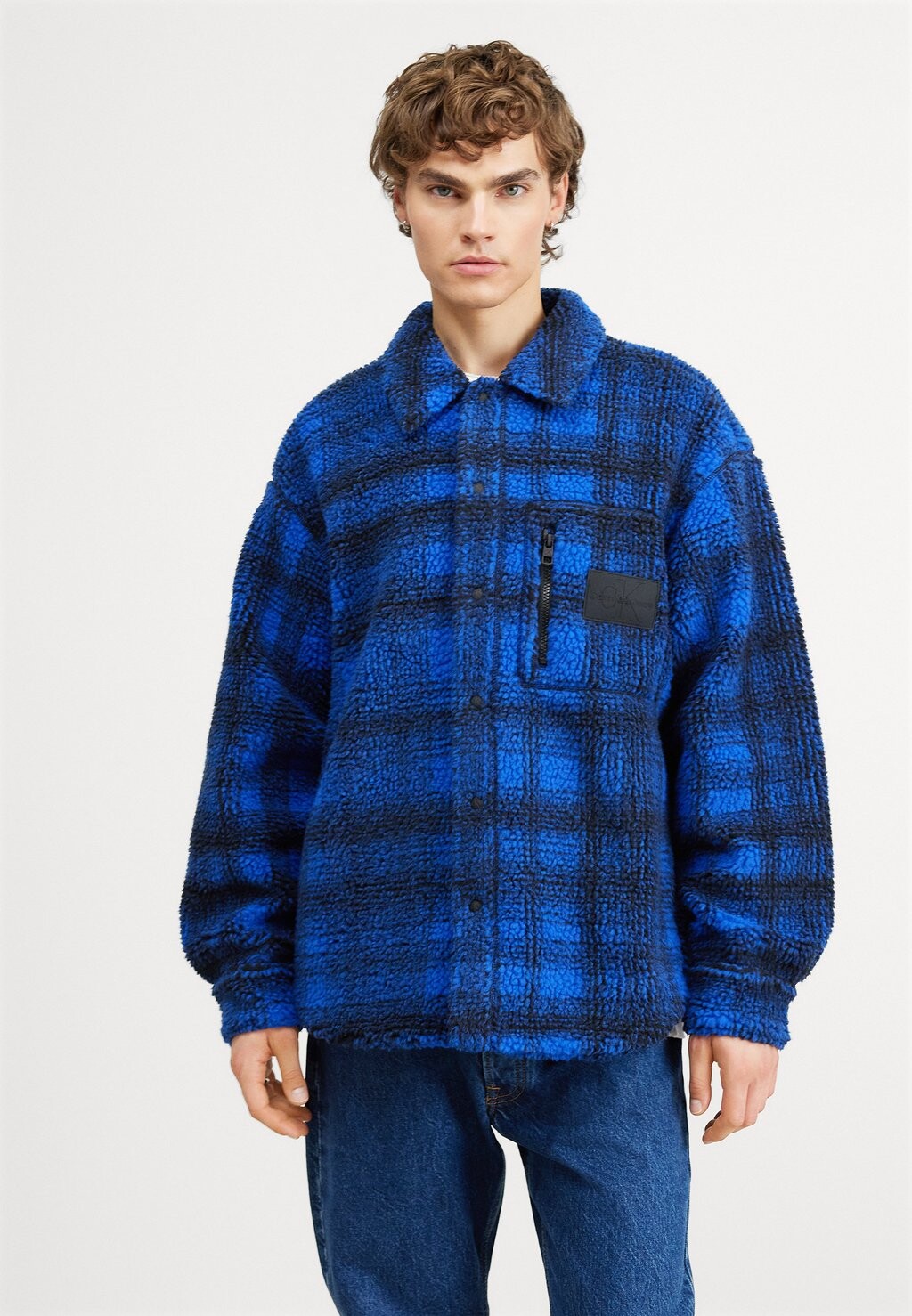 

Куртка Calvin Klein Jeans РУБАШКА HEAVY FABRICATION overshirt, цвет kettle blue/black