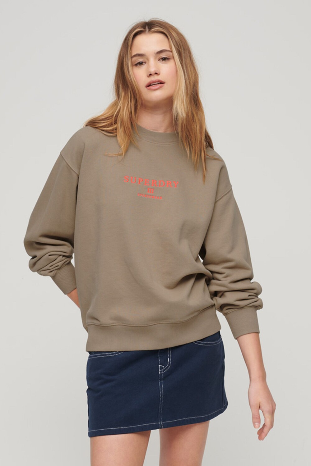 

Свободного кроя с круглым вырезом и вышивкой Superdry, бежевый
