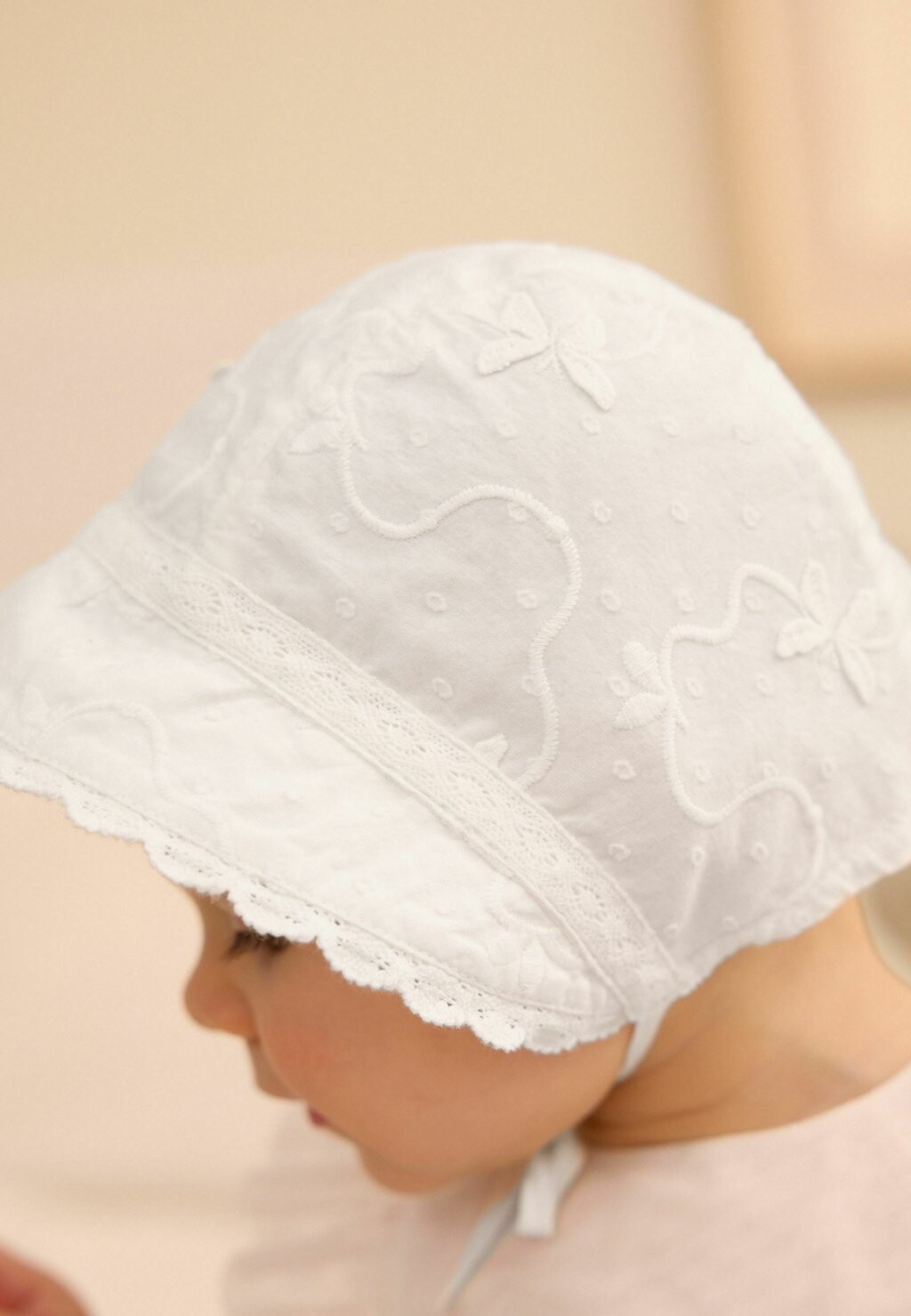 

REGULAR FIT Occasion Bonnet Next, Шапка белый