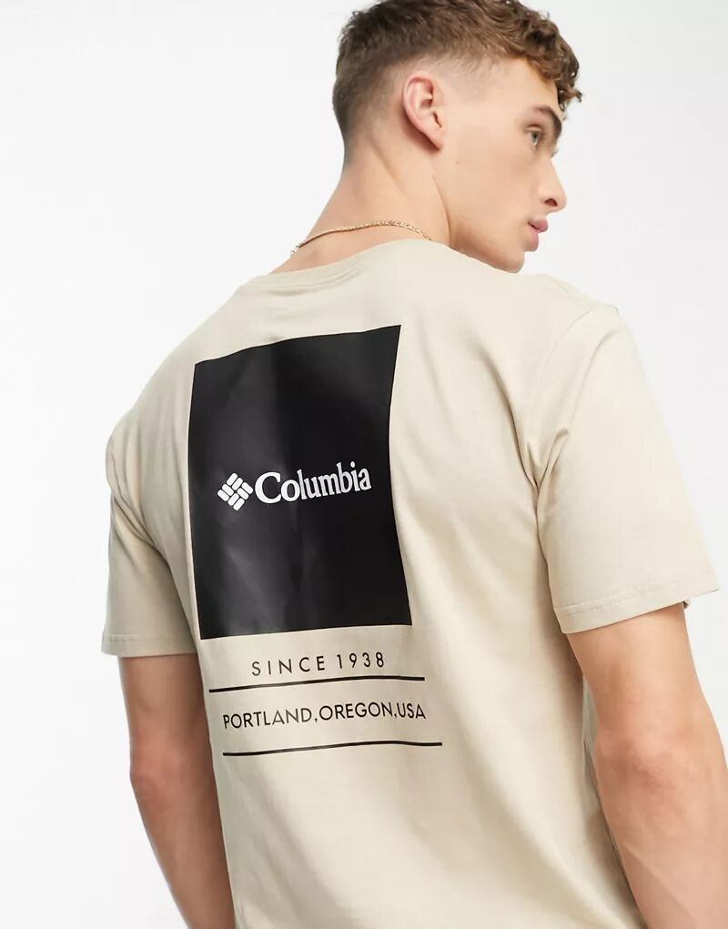 Бежевая футболка Columbia Barton Springs с принтом на спине, эксклюзивно для ASOS