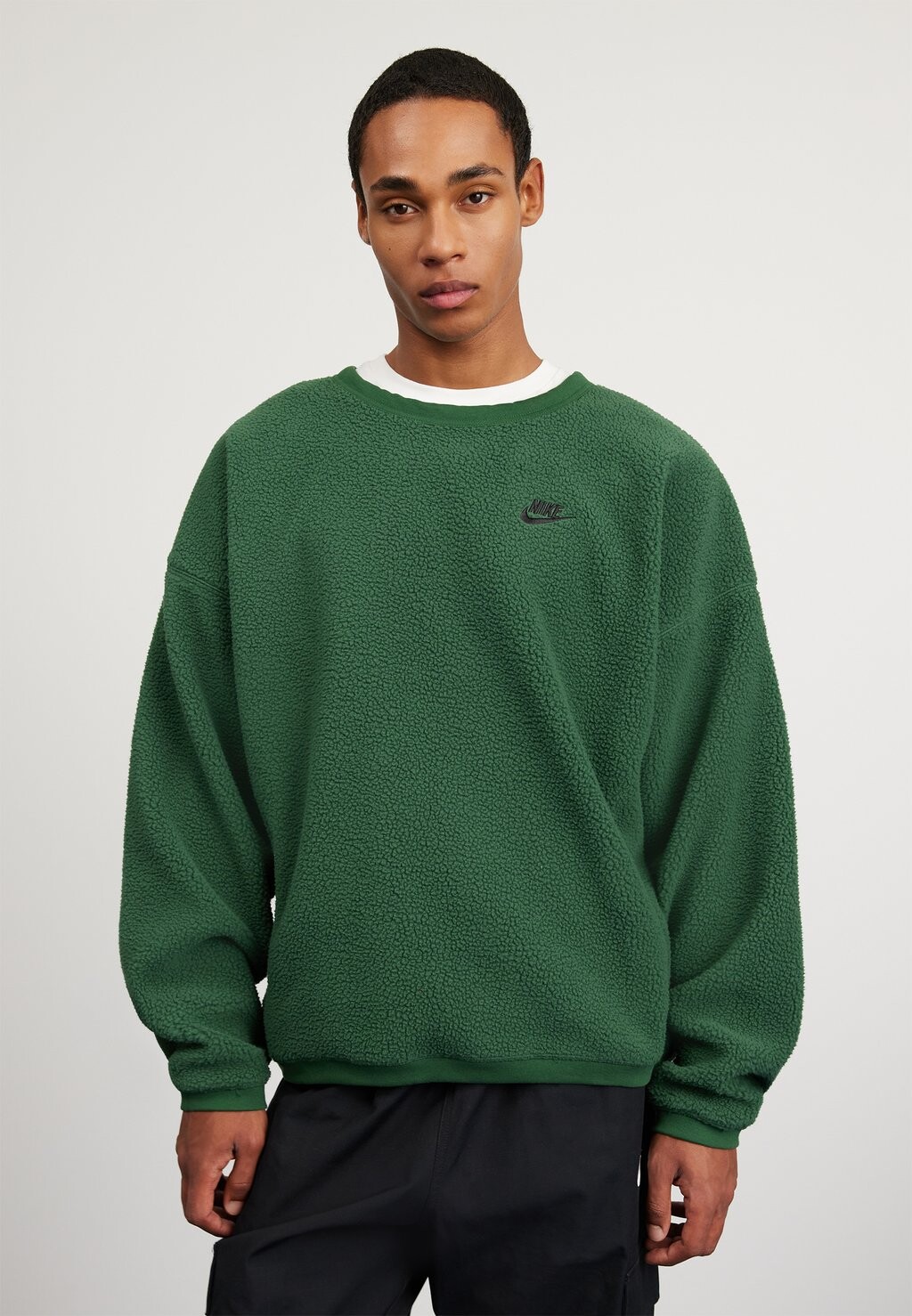 

Флисовый джемпер Nike CLUB WINTER CREW, пихта/черный