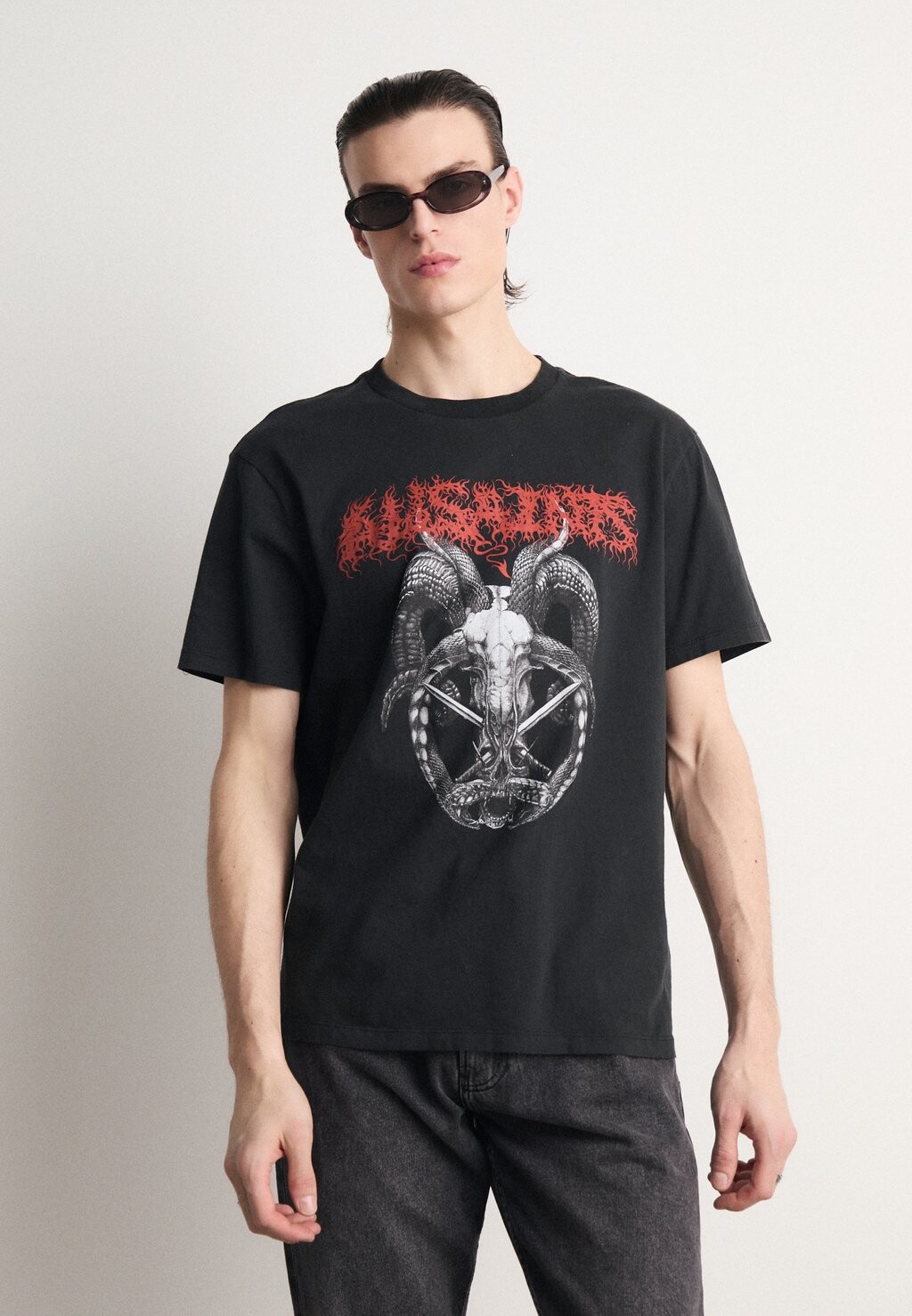 

Футболка с принтом ARCHON CREW AllSaints, цвет washed black