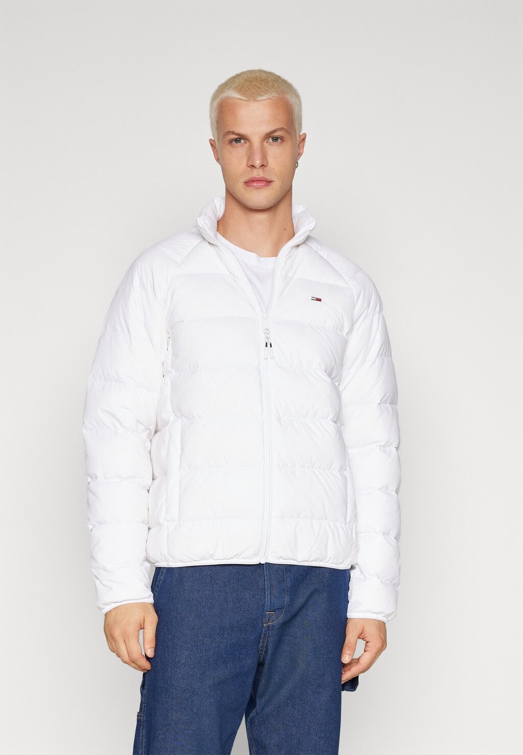 

Куртка Tommy Jeans КУРТКА ESSENTIAL, белый