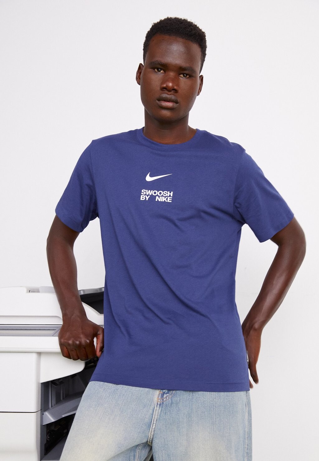 

Футболка с принтом TEE BIG Nike, темно-синий