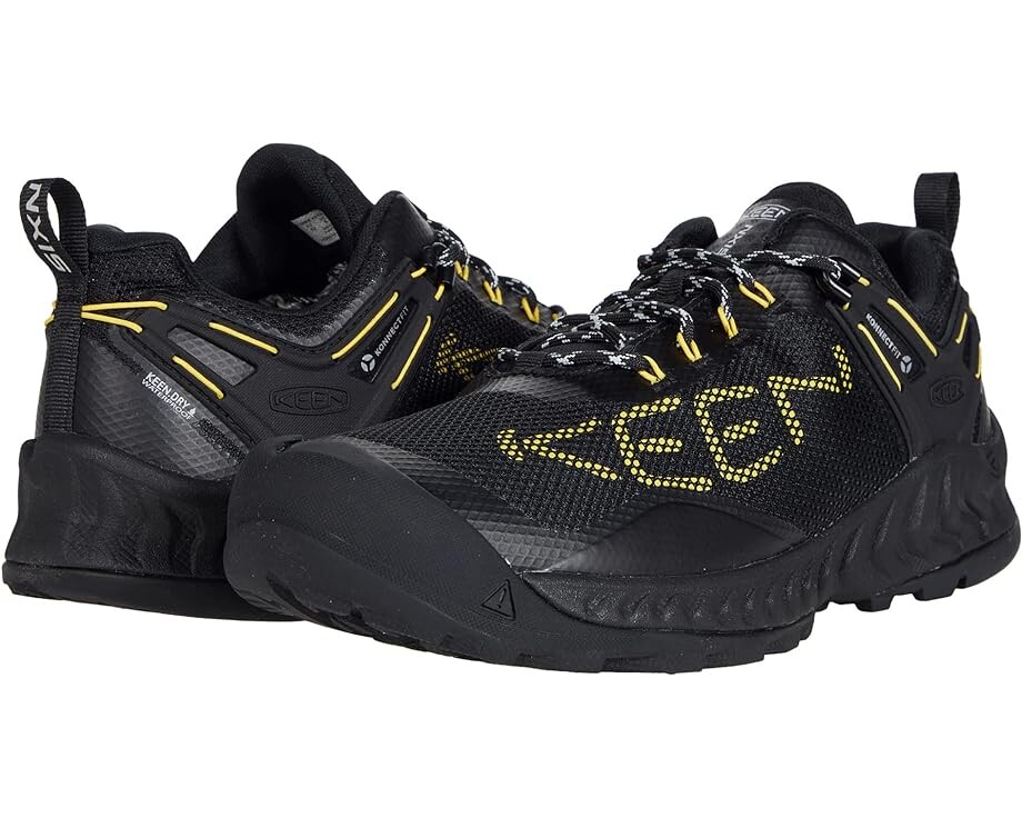 

Походные ботинки KEEN Nxis Evo WP, цвет Black/Keen Yellow