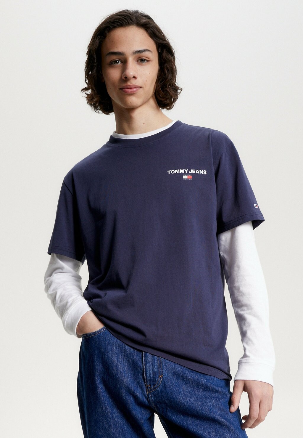 

Футболка с принтом Tommy Jeans, синий