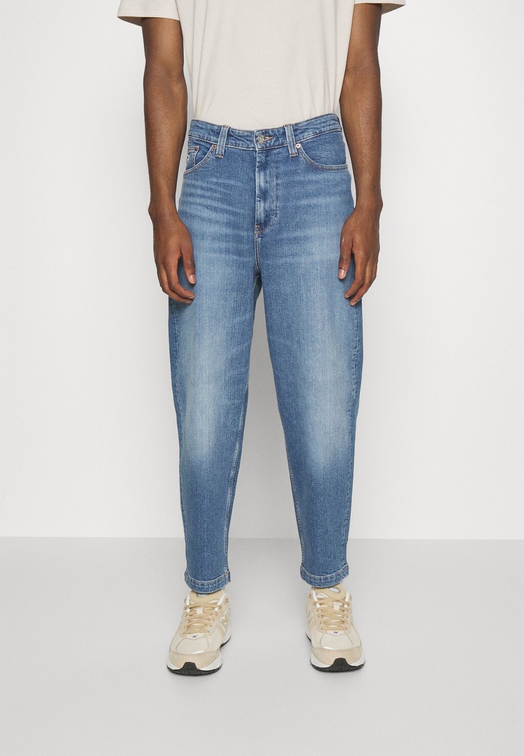 

Джинсы свободного кроя Tommy Jeans