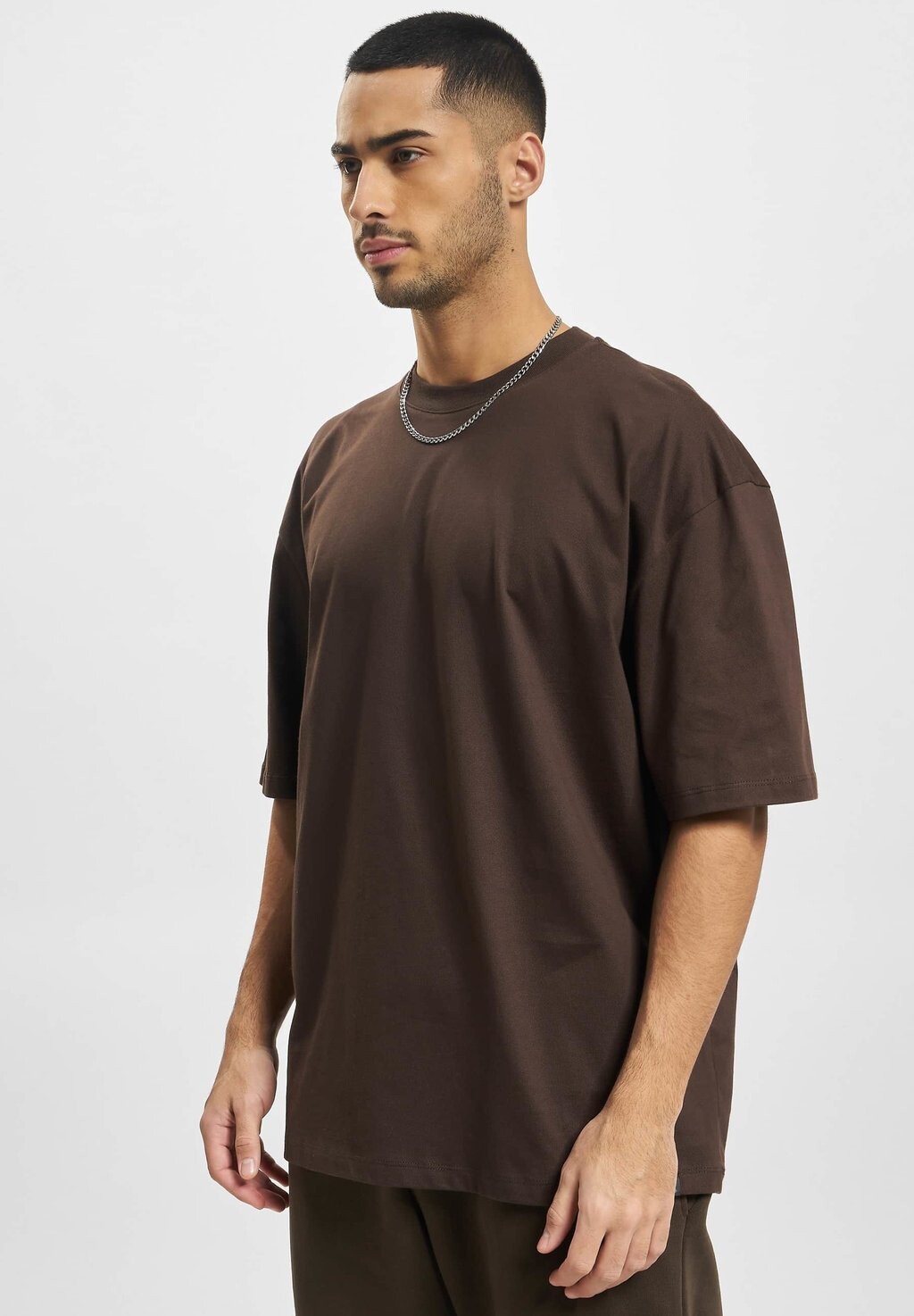 

Футболка базовая HERREN DEF, цвет dark brown