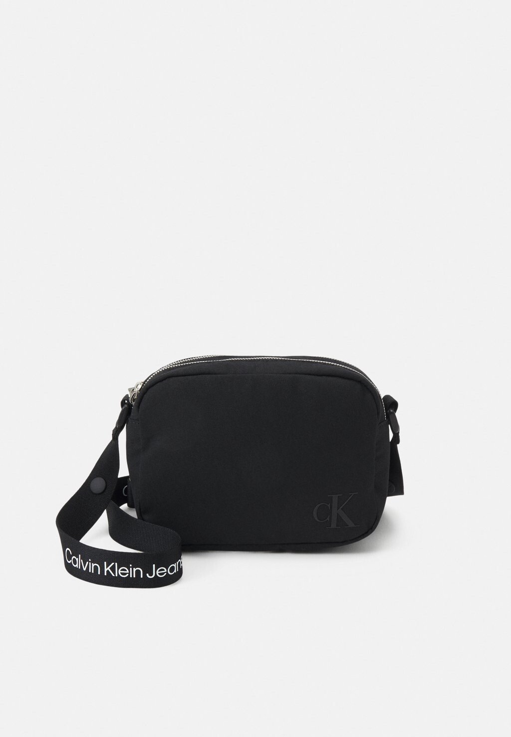 

Сумка Calvin Klein Jeans ULTRALIGHT CAMERABAG, черный